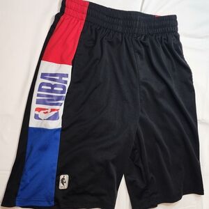 NBA Men's Black and Red Shorts Size Medium